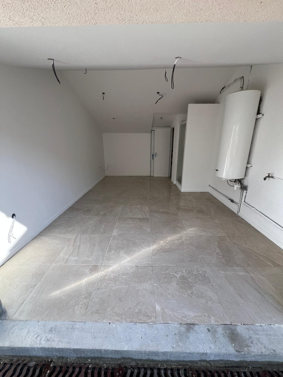 Aménagement garage carrelé — Istres